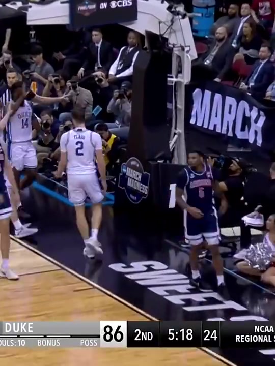 獨行俠球迷偷著樂弗拉格旱地拔蔥逆天排球大帽身體素質太炸了