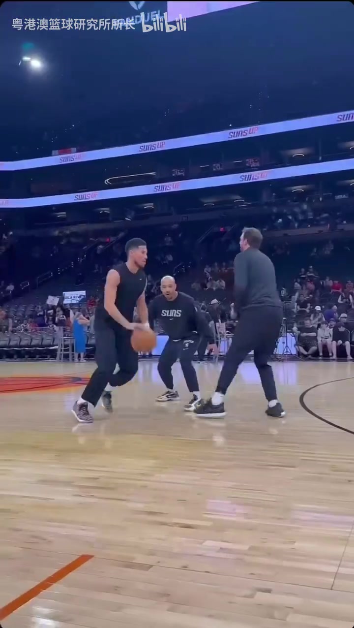 沒有你的季后賽有點(diǎn)無聊啊布克此前的投籃訓(xùn)練完美投籃姿勢