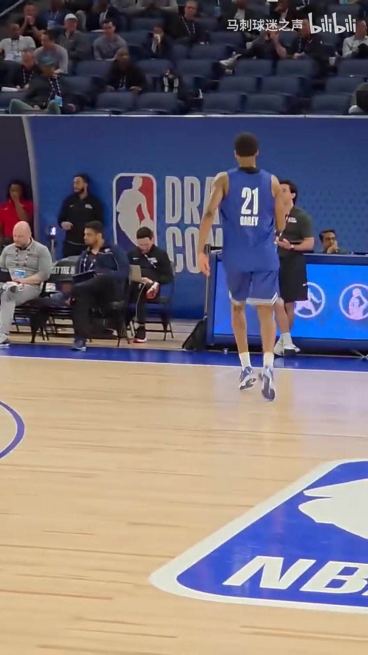 模板喬治前三熱門新秀貝利試訓三分投籃有機會和喬治一隊