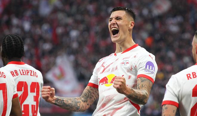 競(jìng)購(gòu)戰(zhàn)啟！曼聯(lián)8500萬(wàn)歐報(bào)價(jià)塞斯科，與紐卡競(jìng)價(jià)。