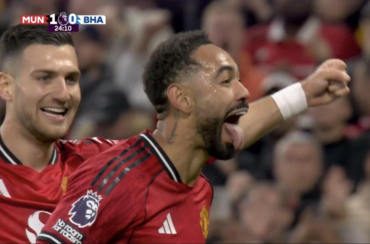 馬特烏什·庫(kù)尼亞在對(duì)陣布萊頓的比賽中攻入曼聯(lián)職業(yè)生涯首個(gè)進(jìn)球