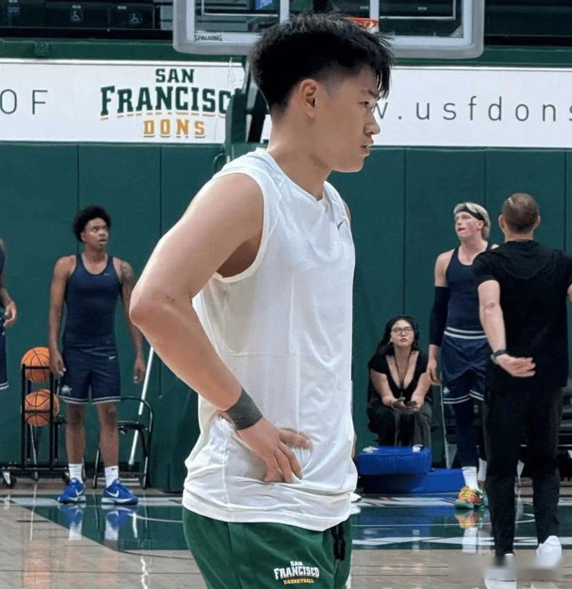 696c57271c4977fd26db4504d2f553ca.jpeg?imgW=828&imgH=852