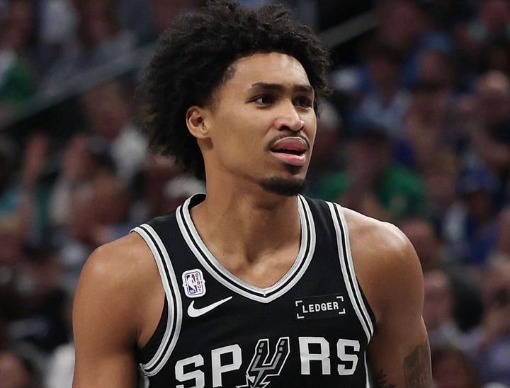 沙姆斯：馬刺二號秀迪倫·哈珀左小腿受傷 預計將缺席數(shù)周