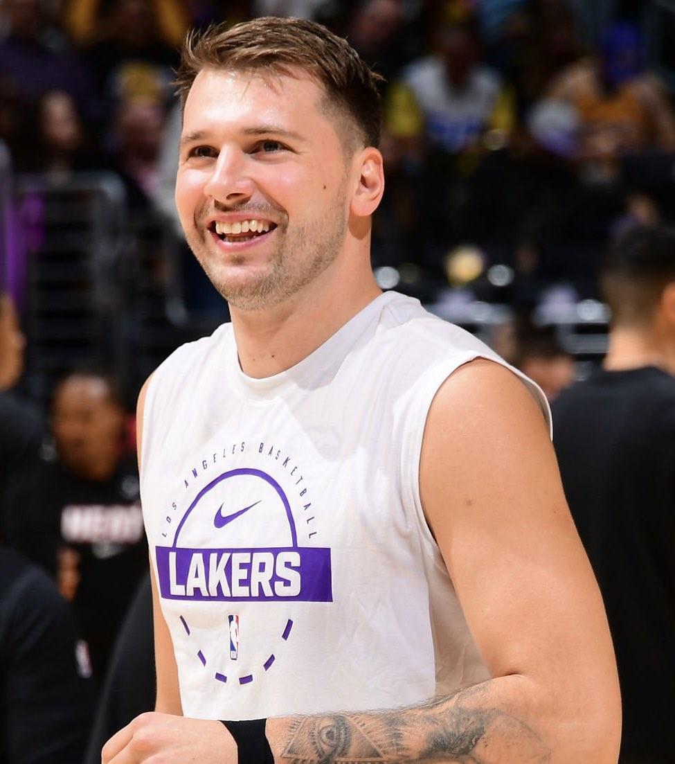 東契奇前四場比賽拿下165分 成為NBA歷史上第一位取得這一成就的后衛(wèi)