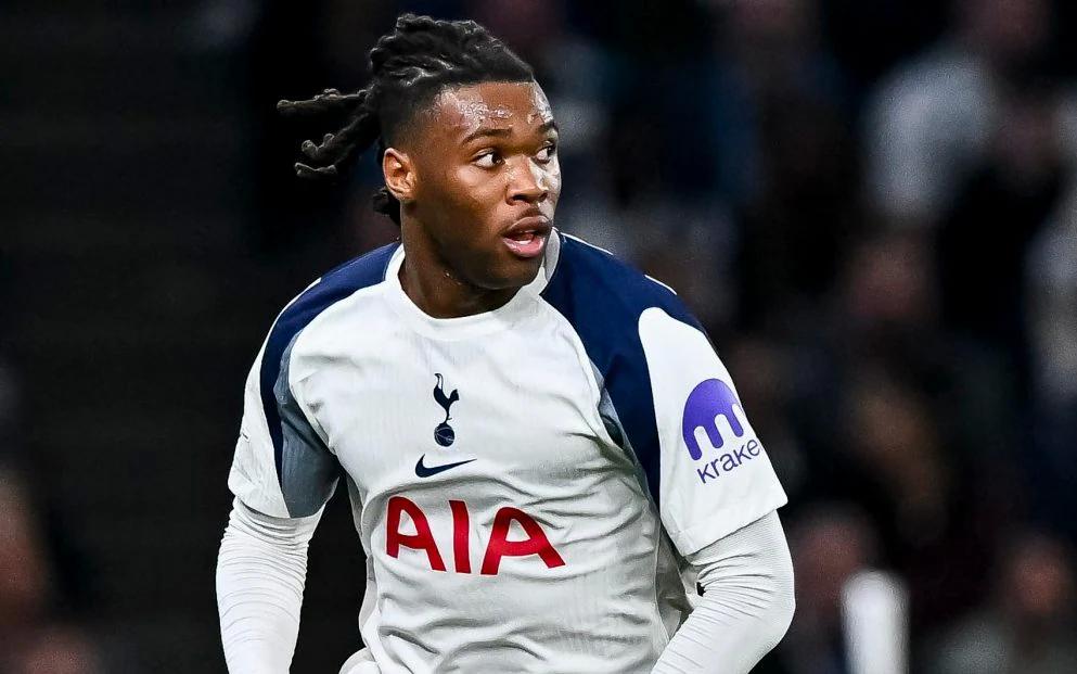 《電訊報(bào)》：此前被經(jīng)紀(jì)人持槍威脅的英超球員是托特納姆熱刺后衛(wèi)烏多基